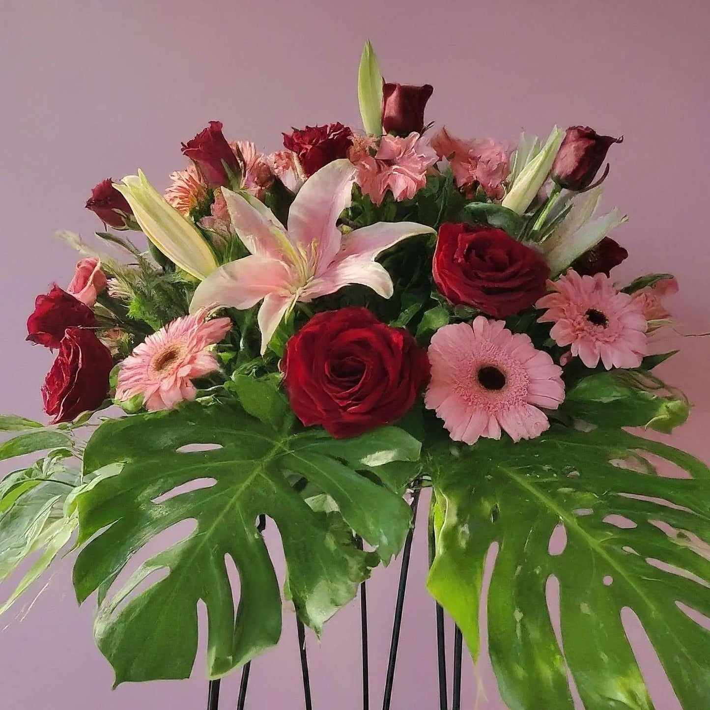 Prosperity Palette - With Stand - 999Flowers